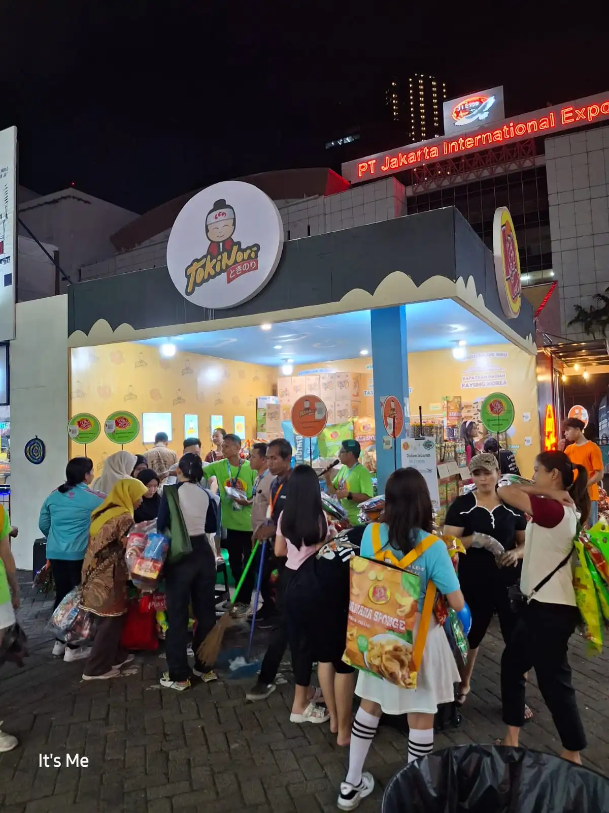 Distribusi Makanan