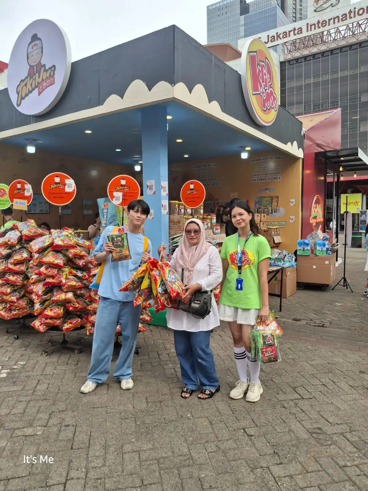 Distribusi Makanan