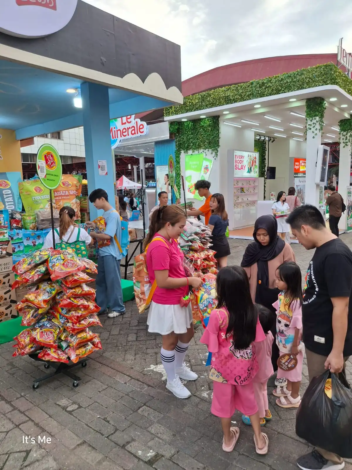 Distribusi Makanan
